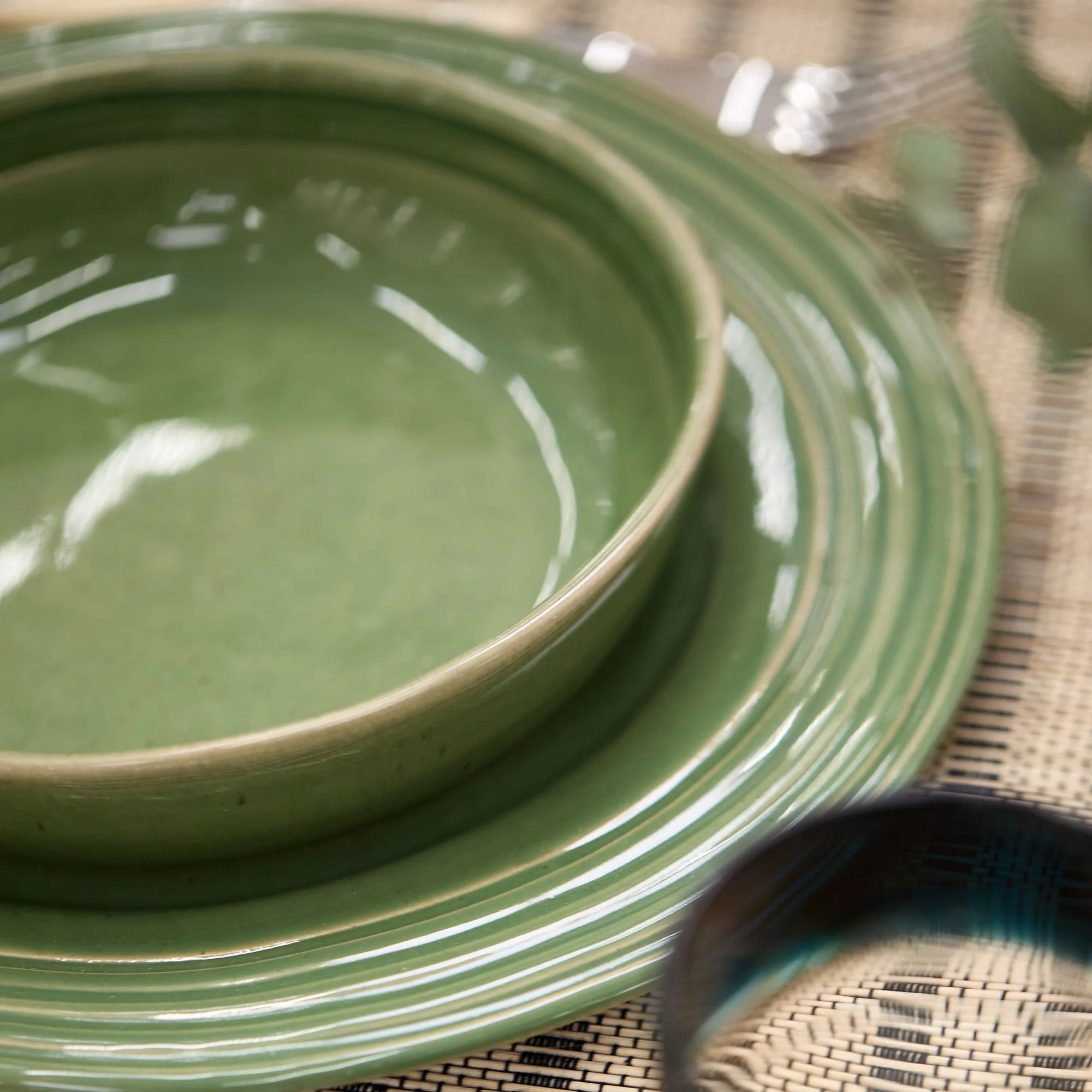 Amberly dinnerware best sale